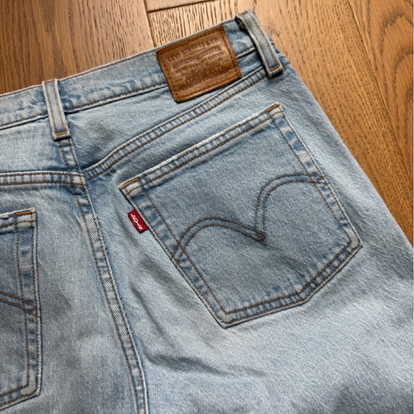 Levi’s Wedgie Icon High Rise Taper Leg Denim Jean - Size 28 - Light Wash - Picture 10 of 10